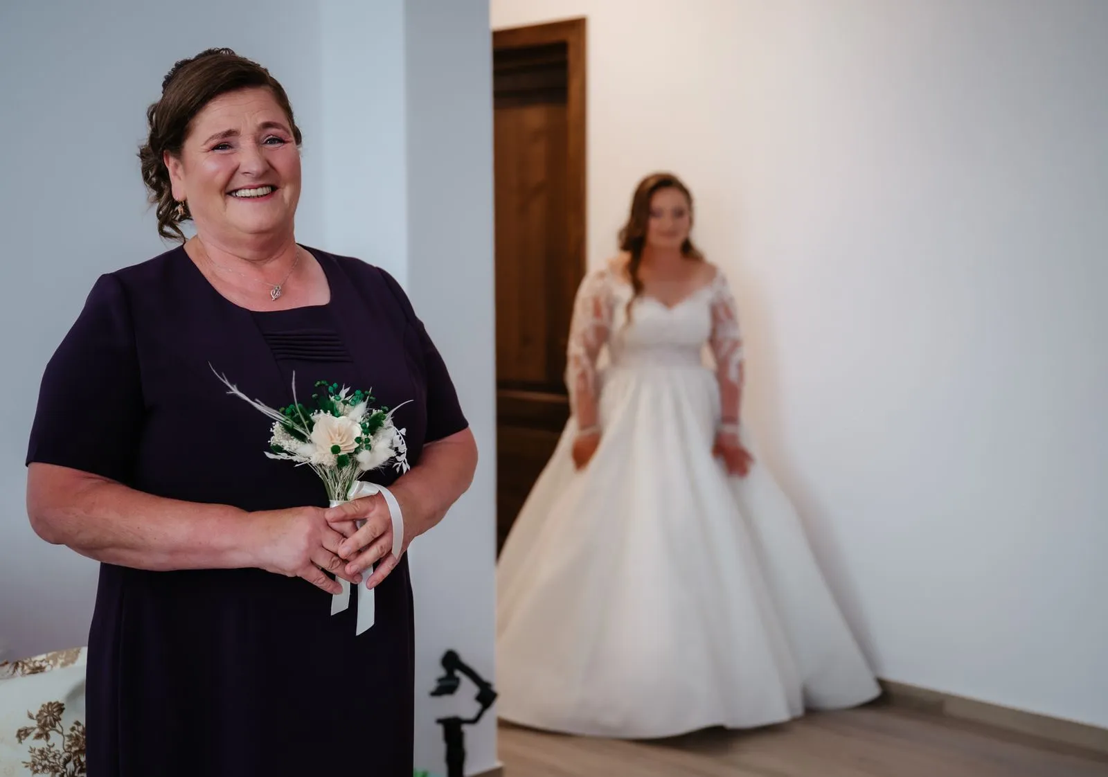 How to Choose a Mother-of-the-Bride Outfit